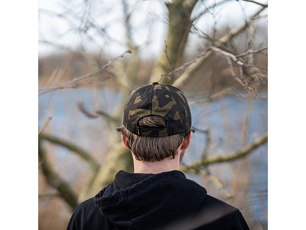 AVID CARP - Kšiltovka Distortion Camo Cap