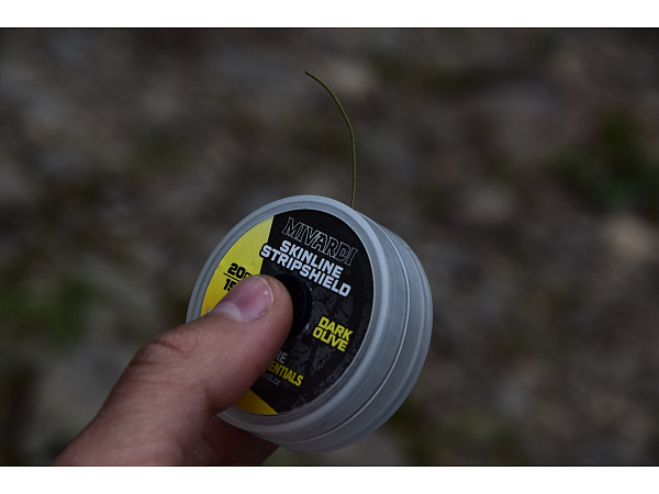 Mivardi Šňůrka Skinline StripShield 15m/15lb