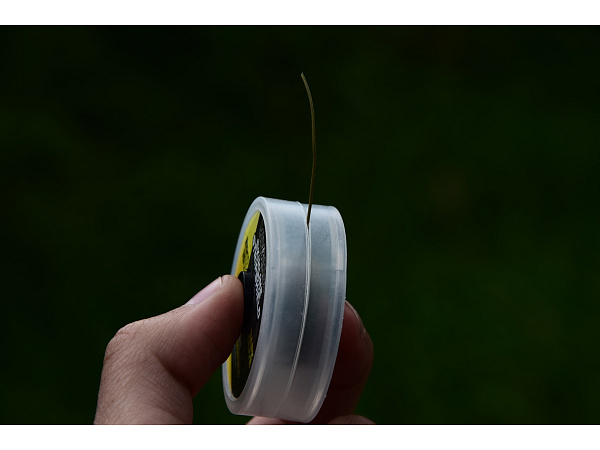 Mivardi Šňůrka Skinline StripShield 15m/15lb