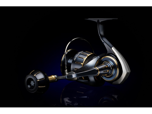 DAIWA - Naviják 23 Saltiga (G) 4000-H - 12 ložisek