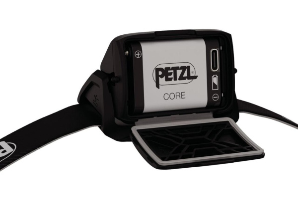PETZL - Čelovka Actik Core 2025 modrá