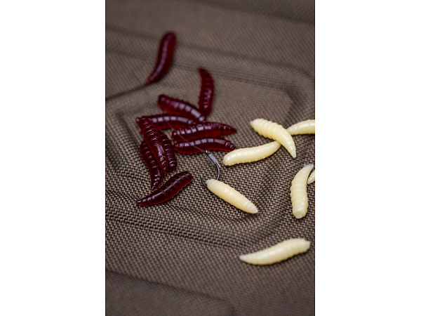 Korum Umělý Červ Floating Grubs Imitation Maggots 40 ks Red