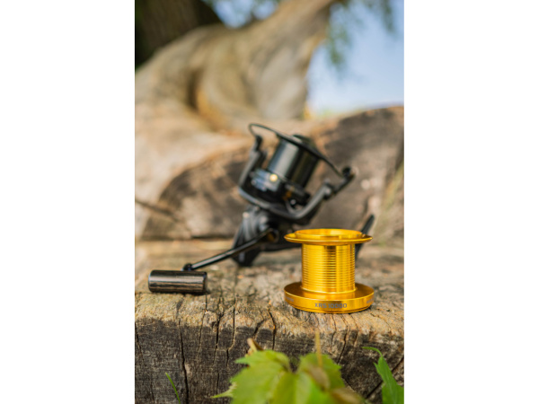 Giants fishing - Naviják XRS FD 9000 + zlatá cívka 10000 ZDARMA! 