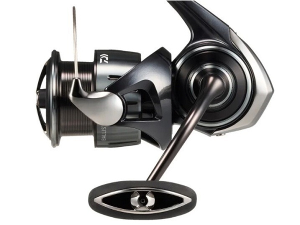 DAIWA - Naviják 25 Ballistic HD LT4000-CXH - 6 ložiska