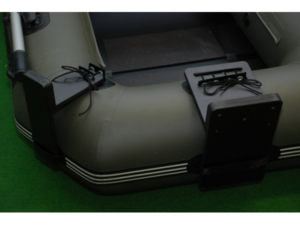 LK Baits člun Top Khaki Sonar 220 - lamelová podlaha