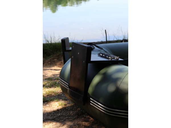 LK Baits člun Top Khaki Sonar 220 - lamelová podlaha