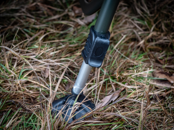 Giants Fishing - Lehátko Flat fleece XL 8leg bedchair