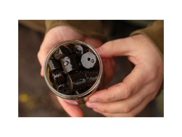 Nikl Black halibut pelety v dipu Corn 15+20mm, 250ml