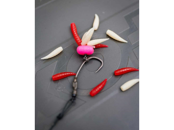 FOX - Gumová Nástraha Pop up Maggots, 20ks Red/White
