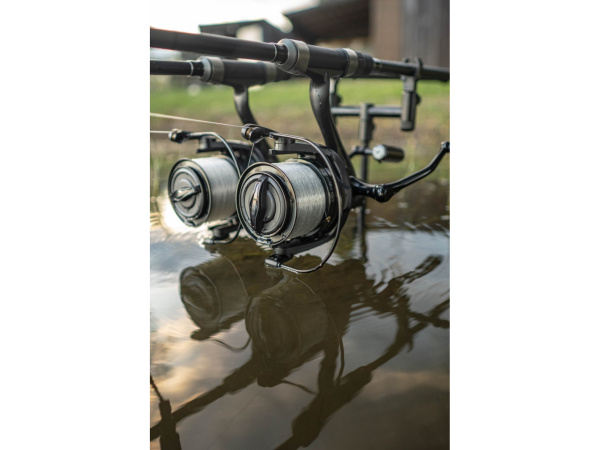 Giants fishing Naviják XRS FD 9000 + černá cívka 10000 ZDARMA! 