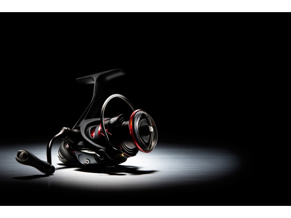 DAIWA - Naviják Ballistic LT 2500 - VÝPRODEJ