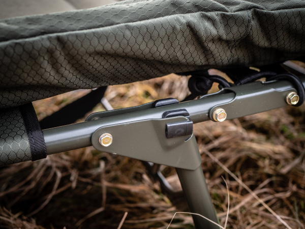 Giants Fishing - Lehátko Flat fleece XL 8leg bedchair