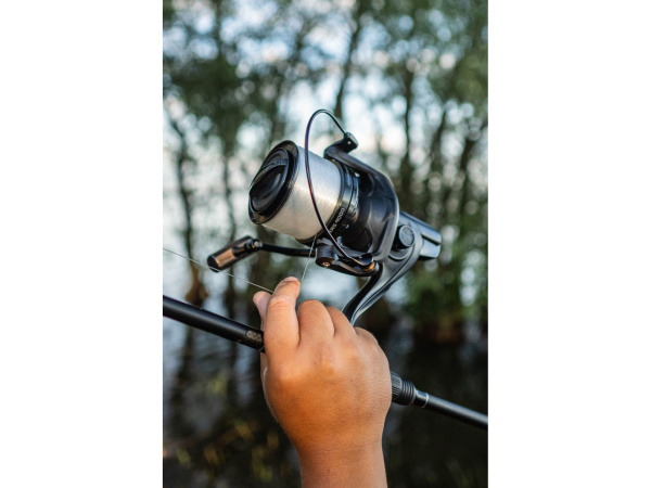 Giants fishing Naviják XRS FD 9000 + černá cívka 10000 ZDARMA! 