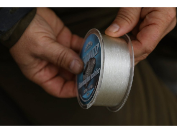 Carp´R´Us - Clearwater Fluorocarbon Mainline - kmenový vlasec