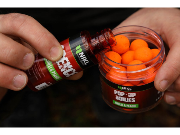 Karel Nikl - Plovoucí boilies Chilli & Peach