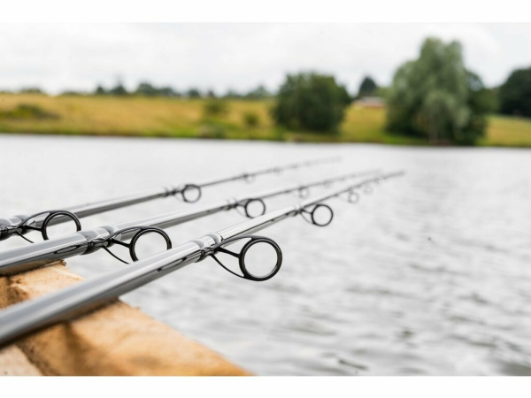 PRESTON INNOVATIONS - Prut Monster Xtreme Distance Feeder 3,8m 150g 3D