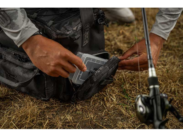 Fox Rage Camo Voyager Medium Tackle Bag