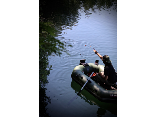 LK Baits člun Top Khaki Sonar 220 - lamelová podlaha