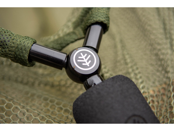 Wychwood kaprový podběrák Extremis 42inch Landing Net and 2 Piece Handle