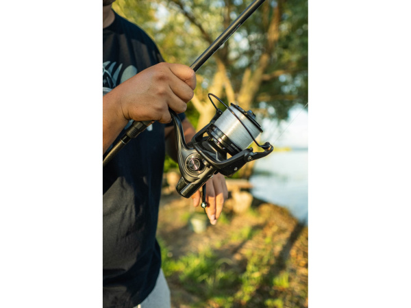 Giants fishing Naviják XRS FD 9000 + černá cívka 10000 ZDARMA! 