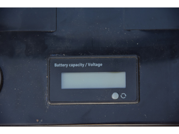 Lithiová baterie M-CELL 24V 100Ah + 20A nabíječka