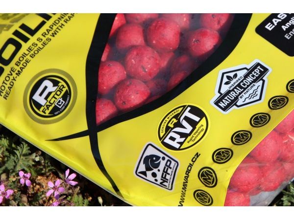 Mivardi Rapid Boilies Easy Catch - Anglická jahoda (3300g | 20mm)
