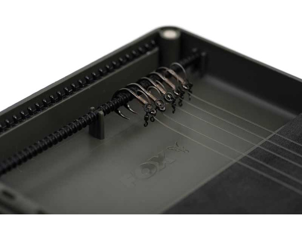 Fox pouzdro na návazce Edges Large rig box inc 50 pins