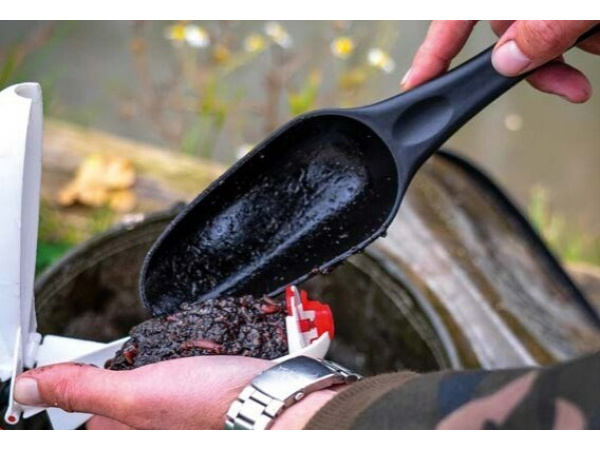 SPOMB - Lopatka Spomb Scoop Black