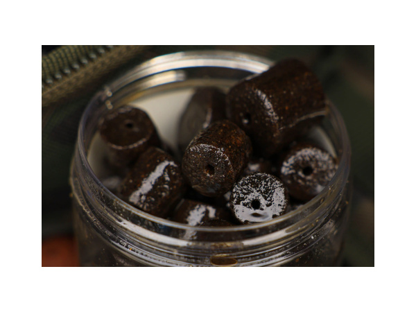 Nikl Black halibut pelety v dipu Calanus & Krill 15+20mm, 250ml