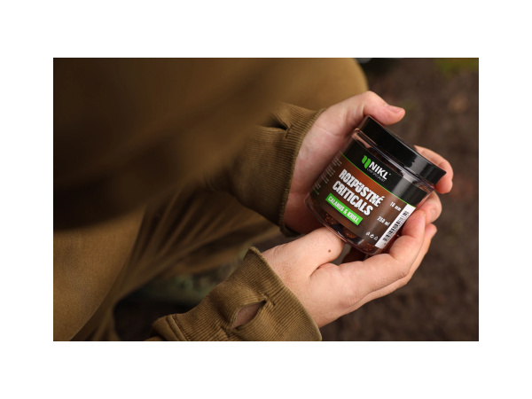 Nikl Rozpustné Criticals boilie Calanus & Krill 250ml