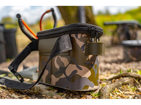 Aquos Camolite bait belt large 8L